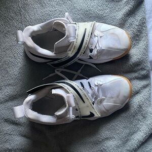 Nike react hyper set indoor court shoes